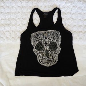 Black tank with decorative skull